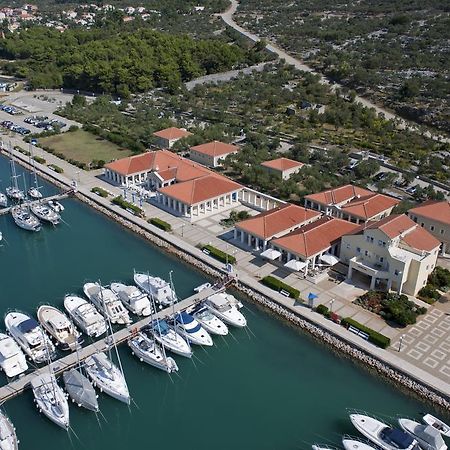Apartment Aci Marina Cres Exteriör bild