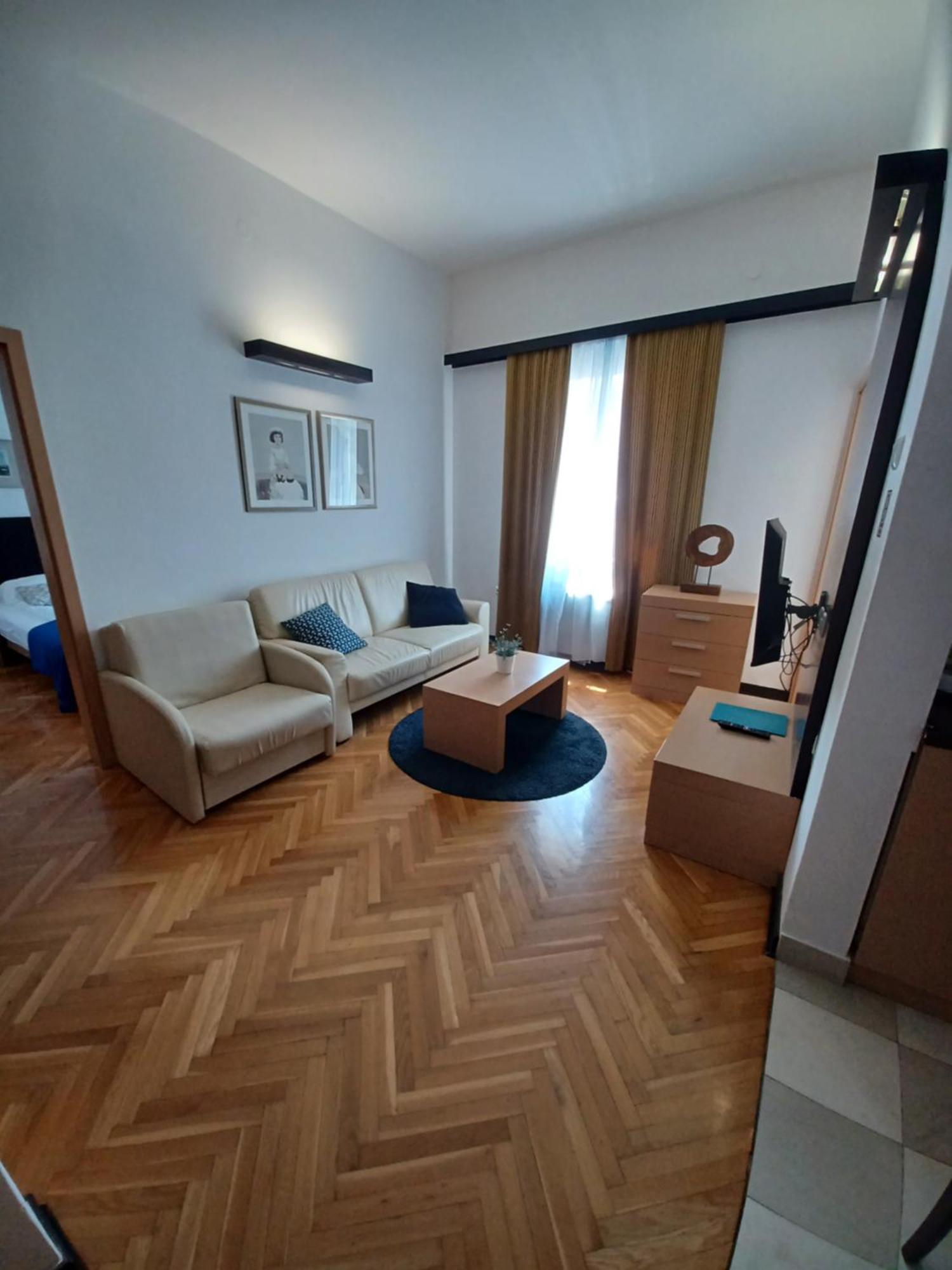 Apartment Aci Marina Cres Exteriör bild